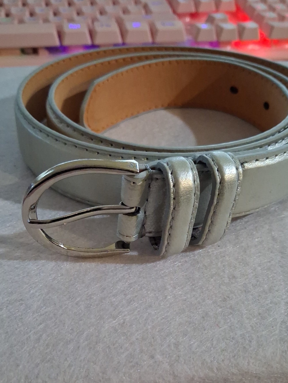 Women's Silver Leather Belt with Polished Buckle